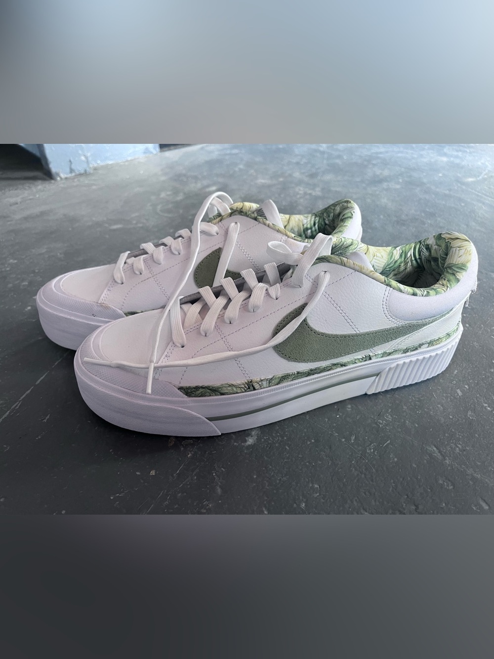 Nike Low-Top Sneaker in White with Green Tropical Accents